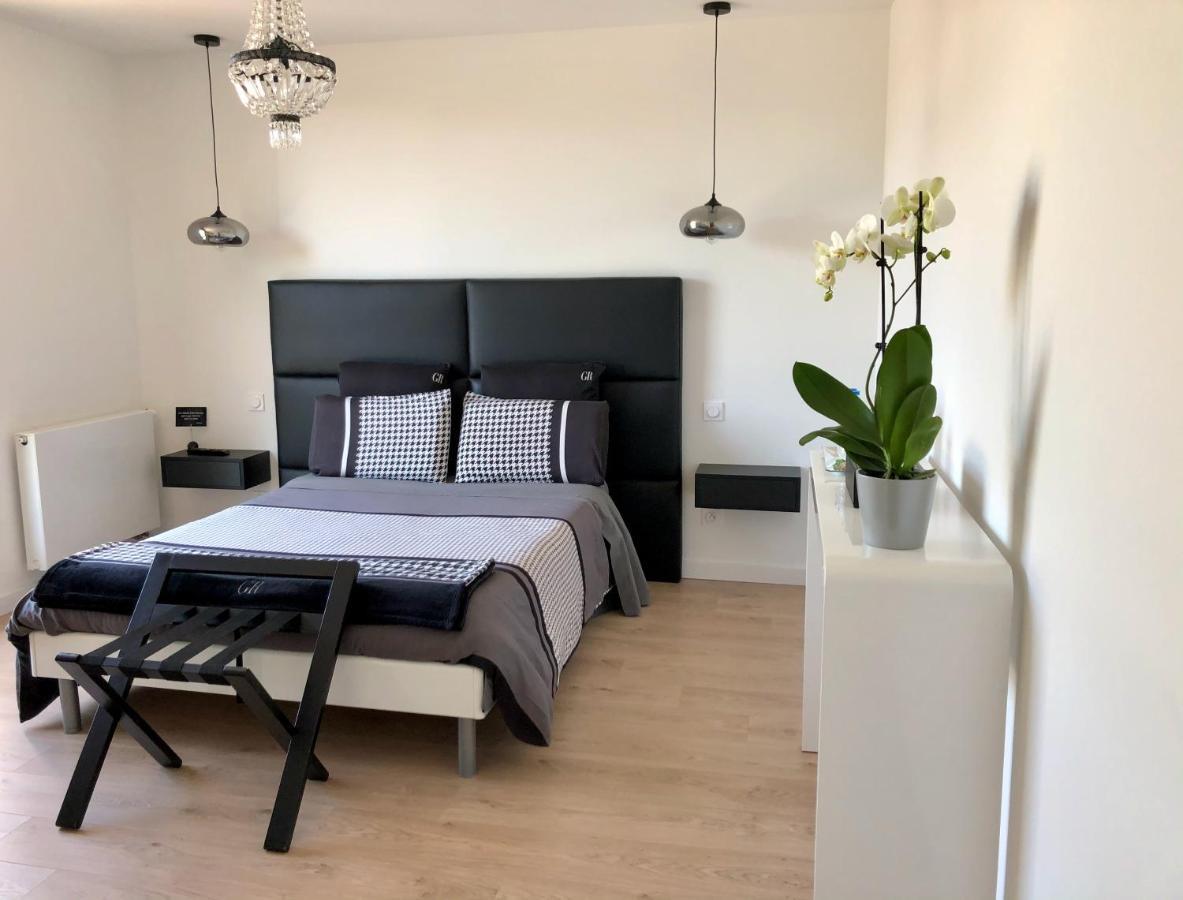 Hotelya - Lille Villeneuve D'Ascq Экстерьер фото