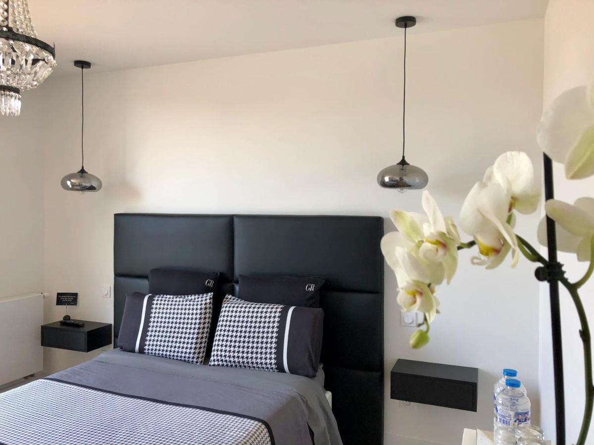 Hotelya - Lille Villeneuve D'Ascq Экстерьер фото