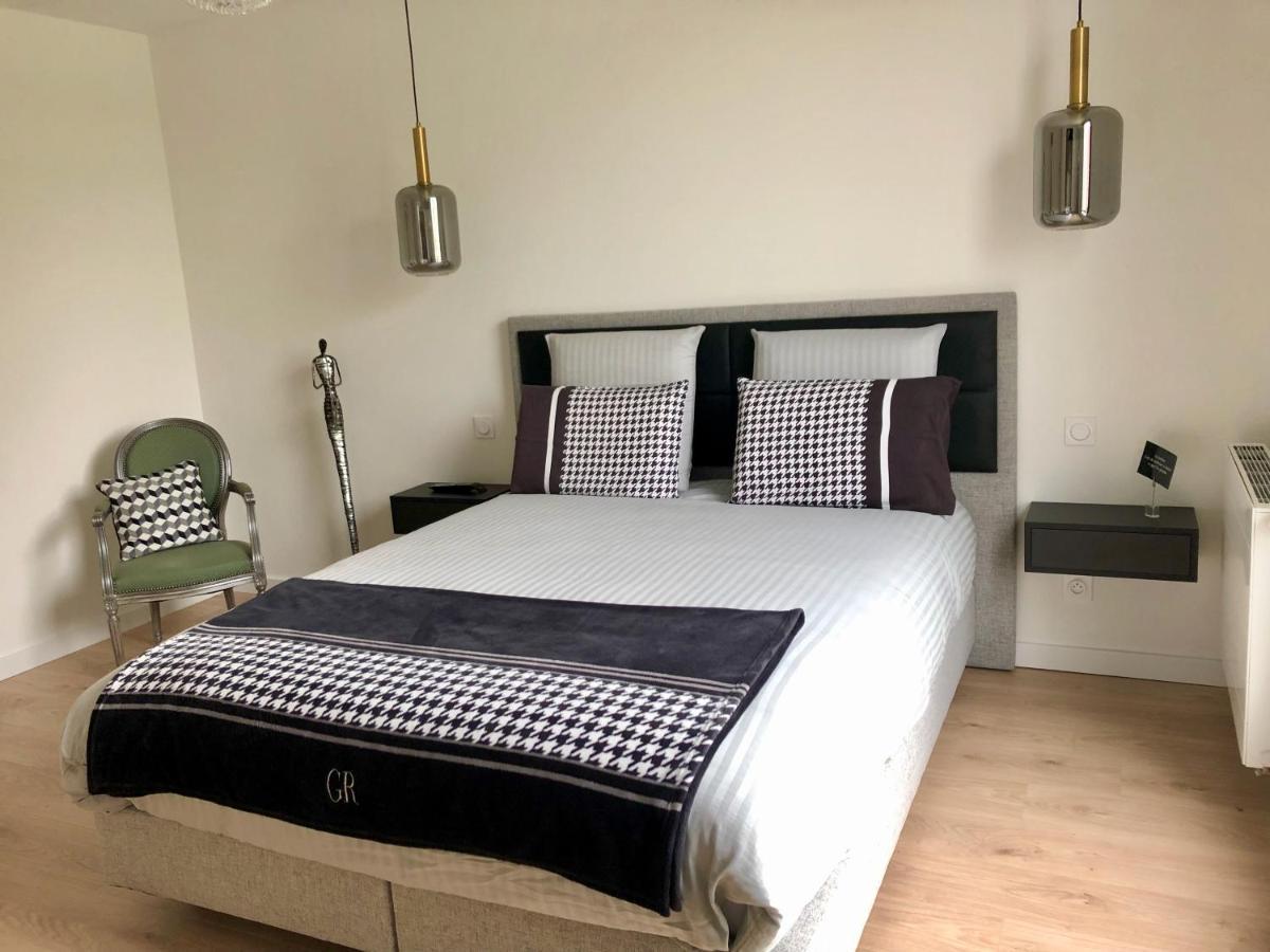 Hotelya - Lille Villeneuve D'Ascq Экстерьер фото