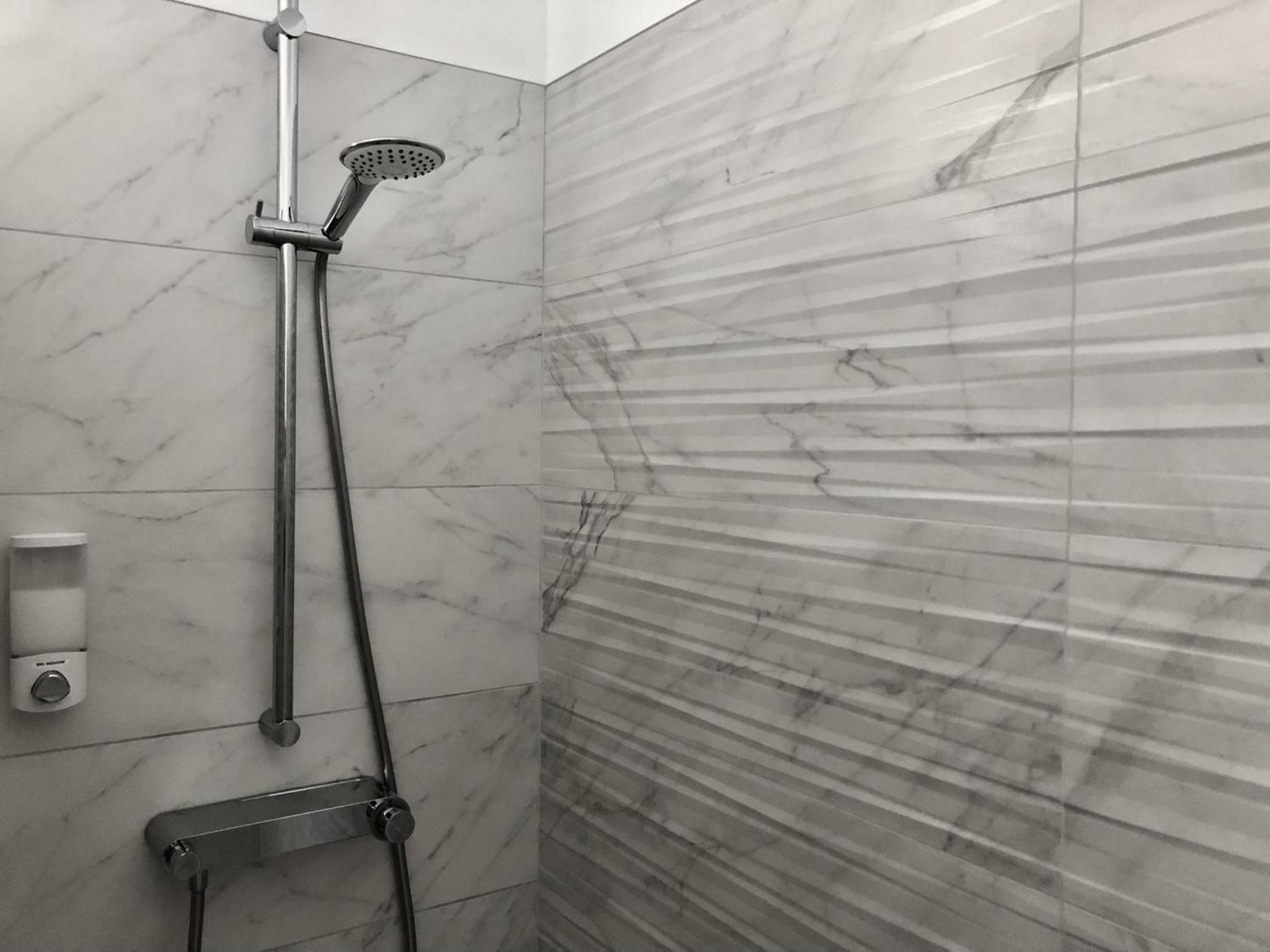 Hotelya - Lille Villeneuve D'Ascq Экстерьер фото